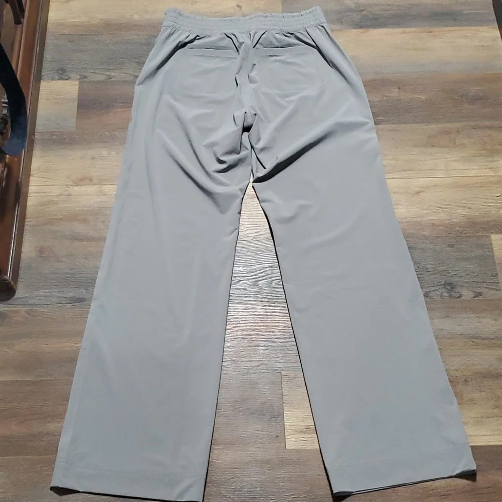 Athleta grey like new lightweight active wear pants - Picture 6 of 7